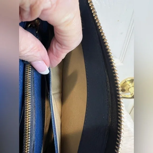 CHLOE VINTAGE ELISE BLUE LEATHER ZIP WALLET - Picture 14 of 16